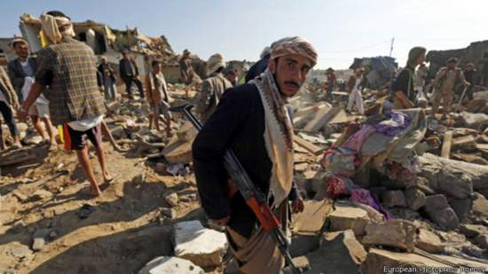 150326161347_houthi_militia_after_saudi_air_strike