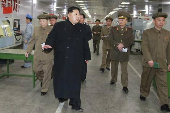 BN-HZ938_NKNUKE_G_20150421131930