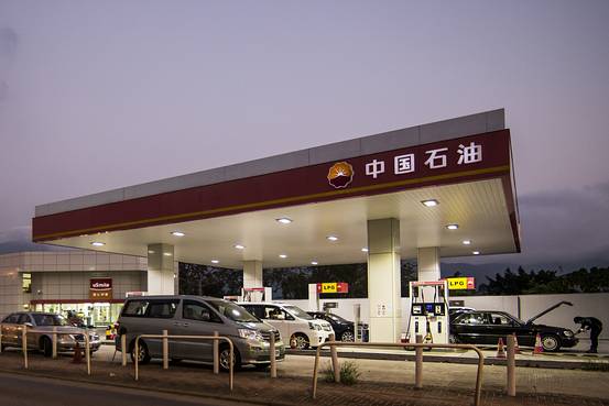 BN-IJ905_petros_G_20150512235037