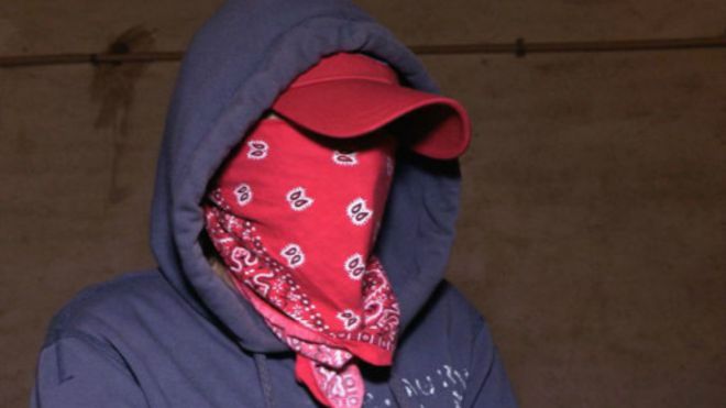 young_woman_wearing_disguise